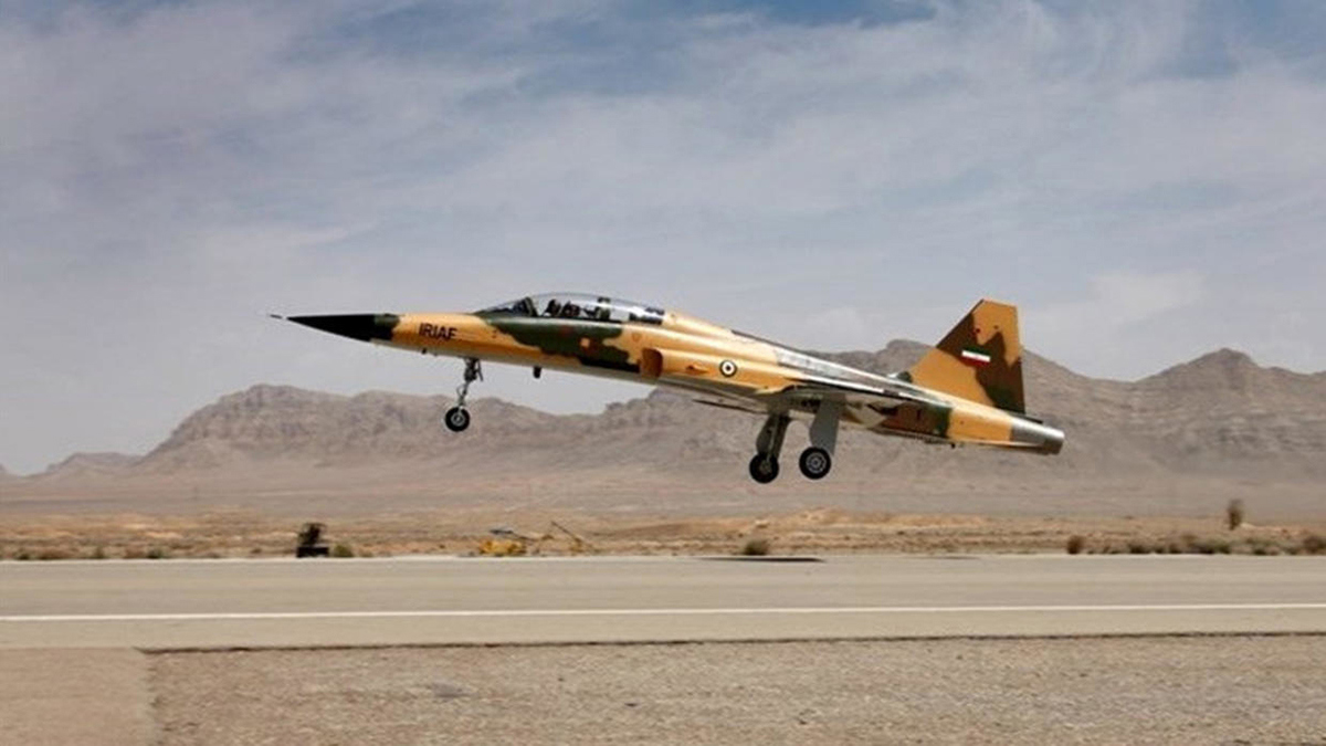 تحطم طائرة عسكرية شمال إيران