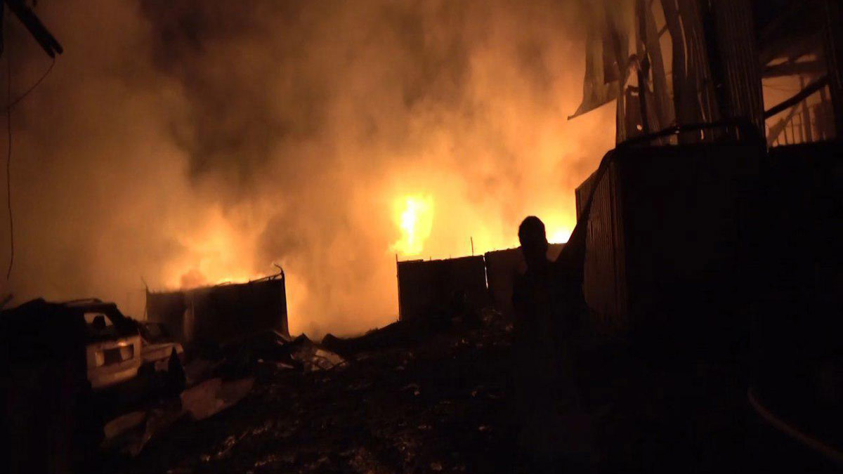 الحوثيون يقصفون مأرب والحديدة بالتزامن مع إعلان التحالف وقف إطلاق النار