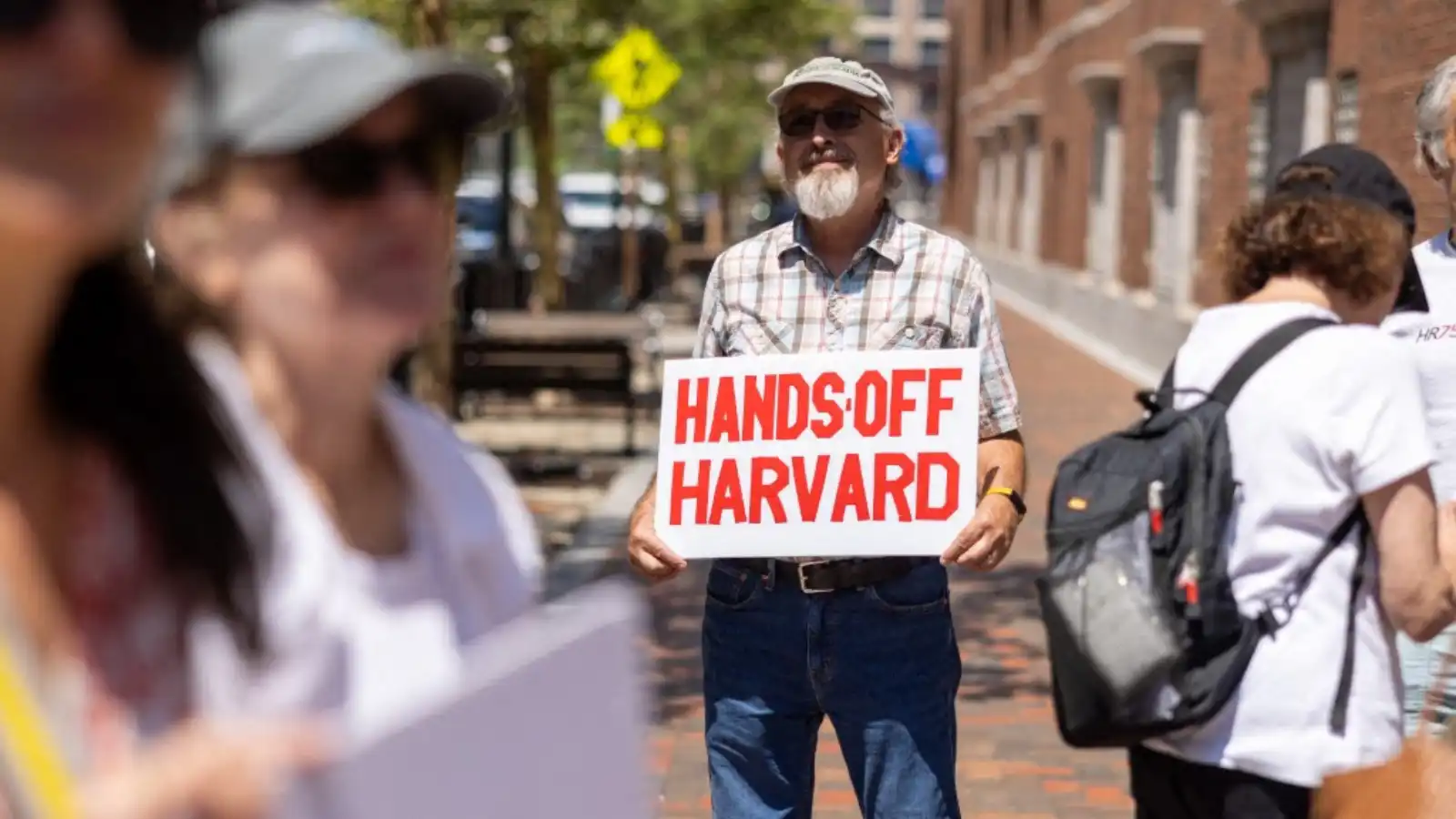 إدارة ترامب تقاضي "هارفارد" بسبب سياسات القبول