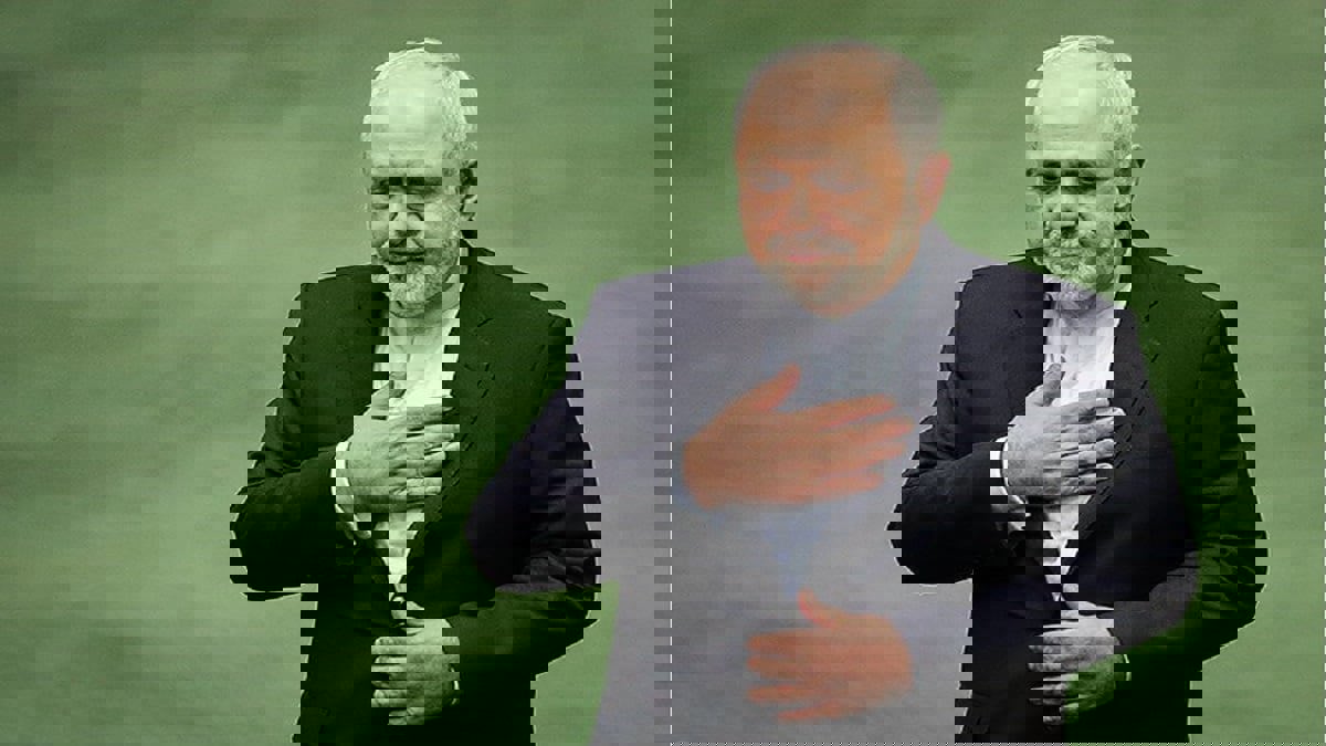 جواد ظريف وزير خارجية إيران ينام في أولى جلسات البرلمان الجديد (فيديو)