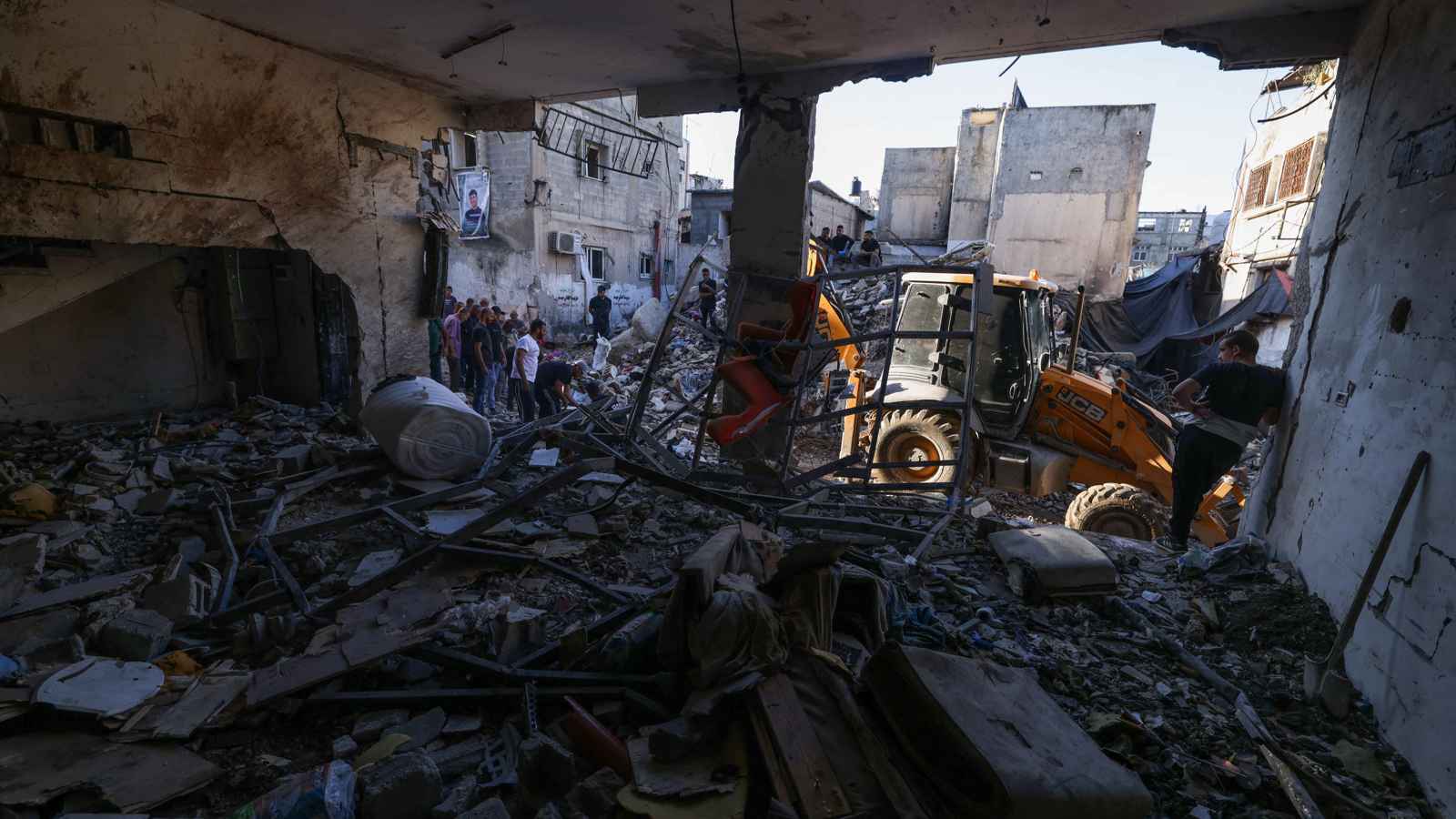 إضراب شامل في الضفة الغربية بعد "مجزرة طولكرم"