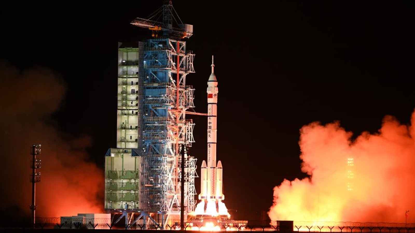 تجربة صينية فريدة لاستخدام "الطوب القمري" في بناء محطات فضائية