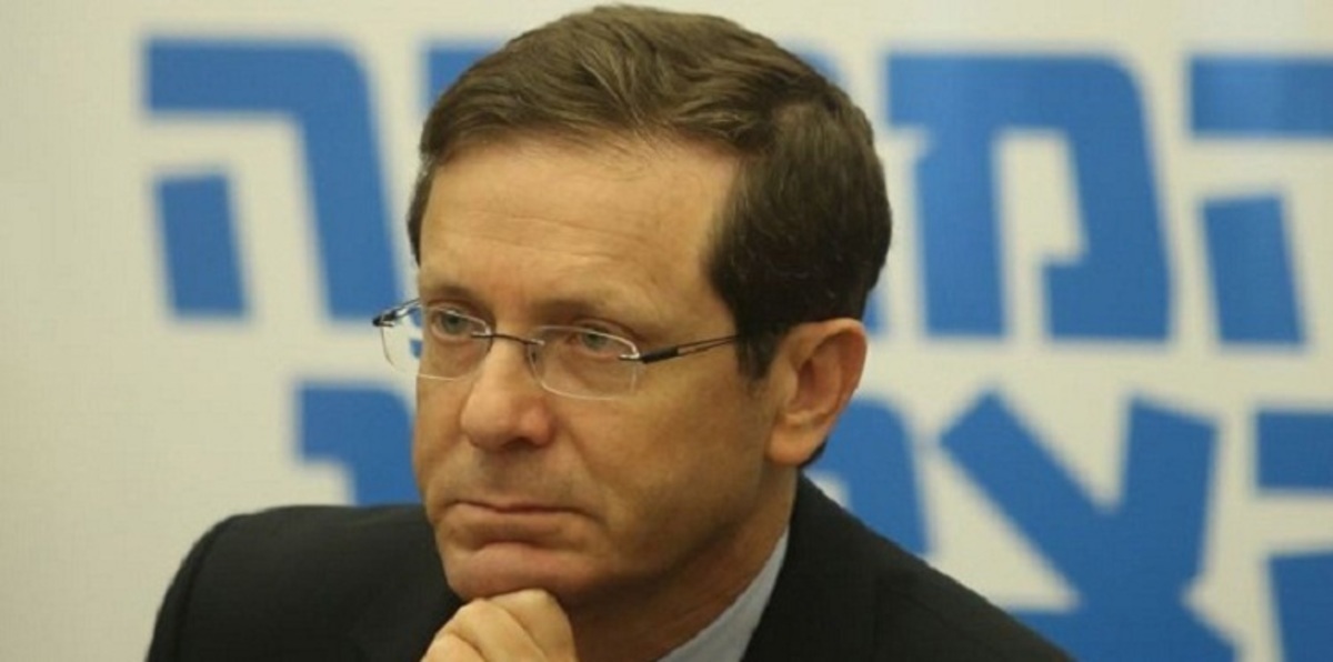 الشرطة الإسرائيلية تحقق مع زعيم المعارضة بتهمة الفساد