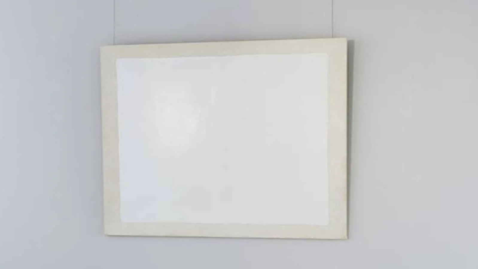 آخر صيحات المزادات.. لوحة "فارغة" للبيع بمليون ونصف دولار (فيديو)