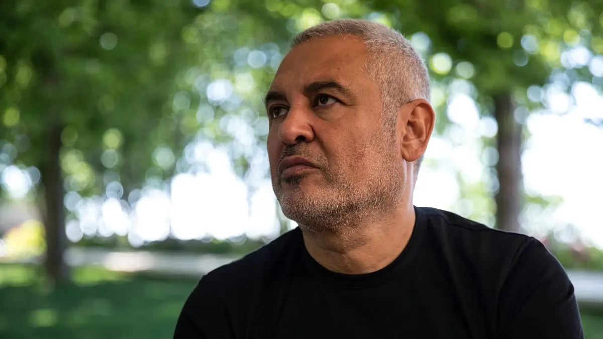 مصمم الأزياء اللبناني إيلي صعب يرد على انفجار بيروت بـ"ثوب الأمل"