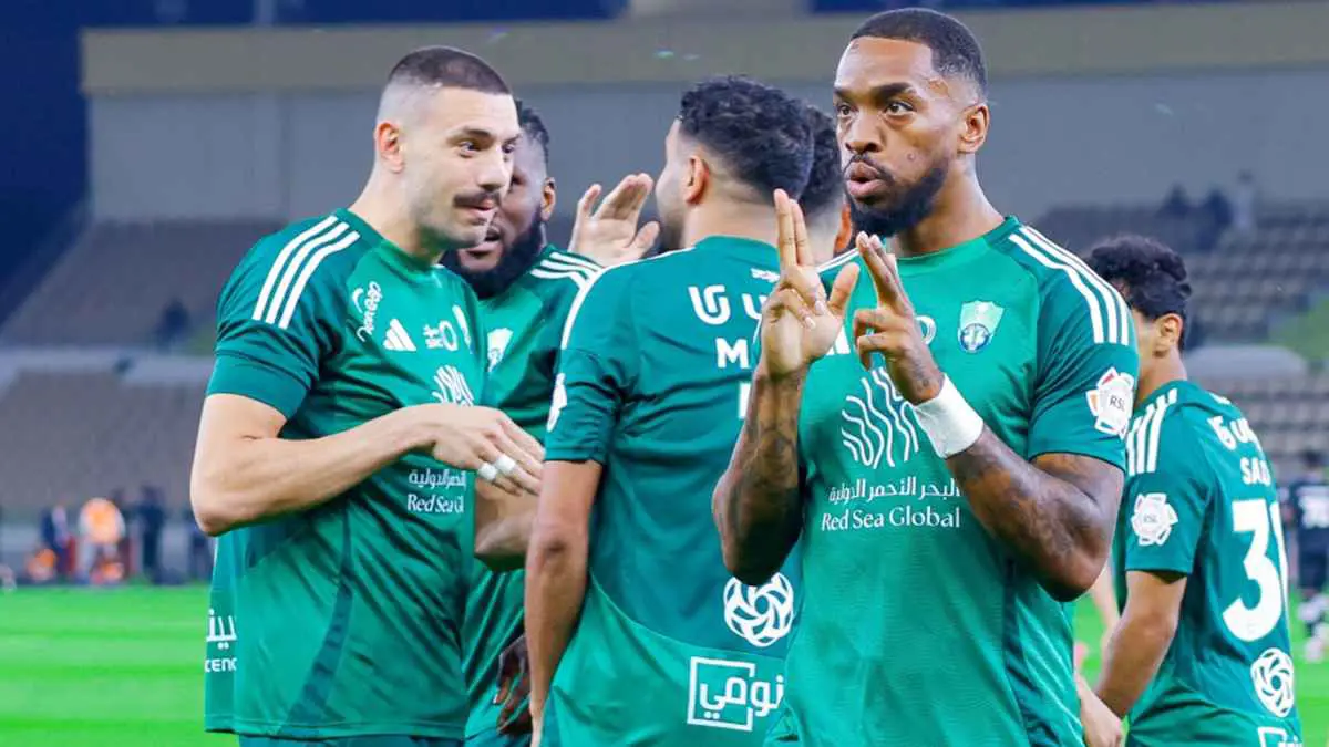 موقف مدافع الأهلي السعودي من العودة إلى الدوري البرتغالي