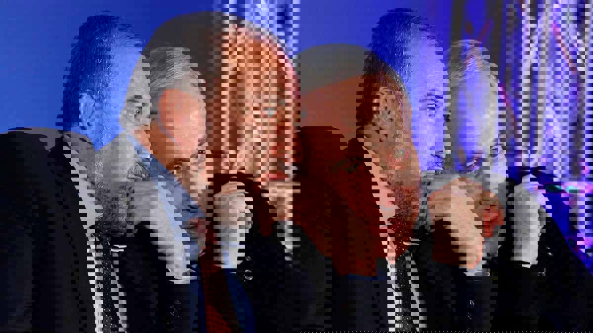 بعد شهور من القطيعة.. نتنياهو يبدأ مشاورات تشكيل الحكومة الإسرائيلية مع ليبرمان