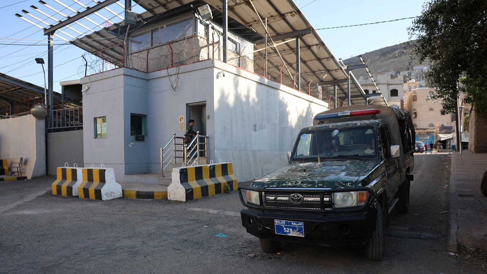 مسلحون حوثيون يقتحمون مقر الهيئة الطبية الدولية في صنعاء