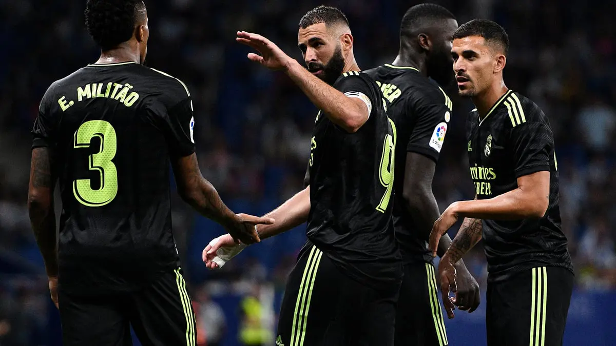 ترتيب الدوري الإسباني: كريم بنزيما يهدي ريال مدريد القمة بالفوز على إسبانيول