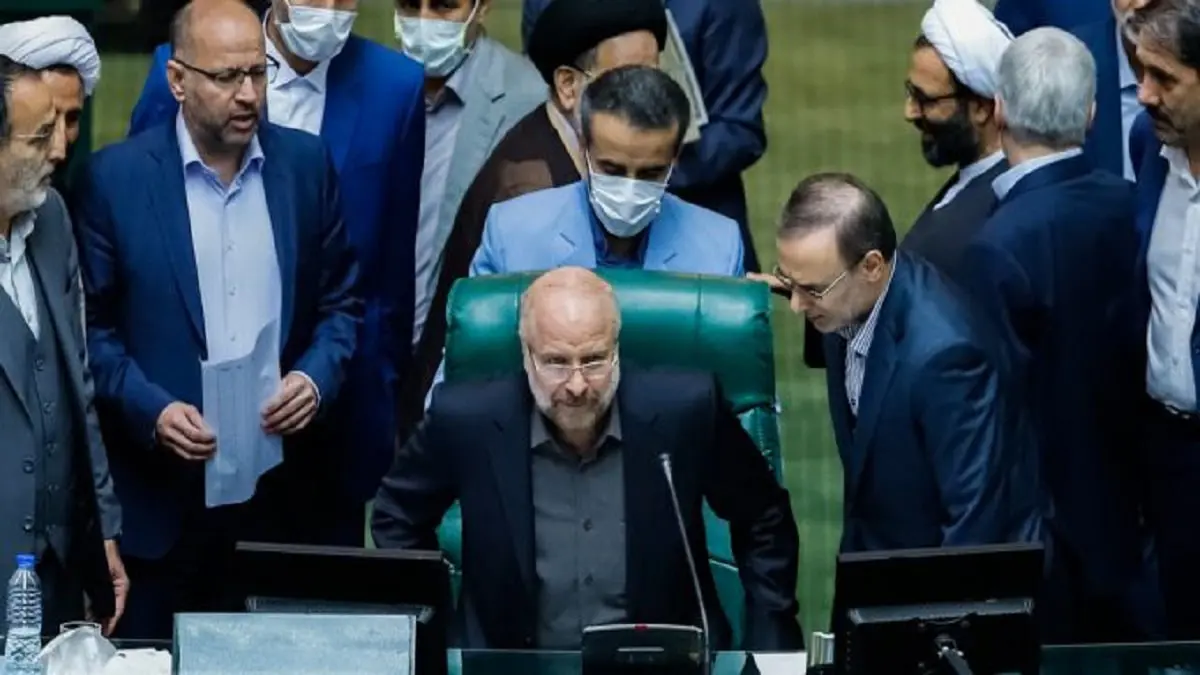 تقرير: قاليباف يدير البرلمان الإيراني بـ"أسلوب عسكري"