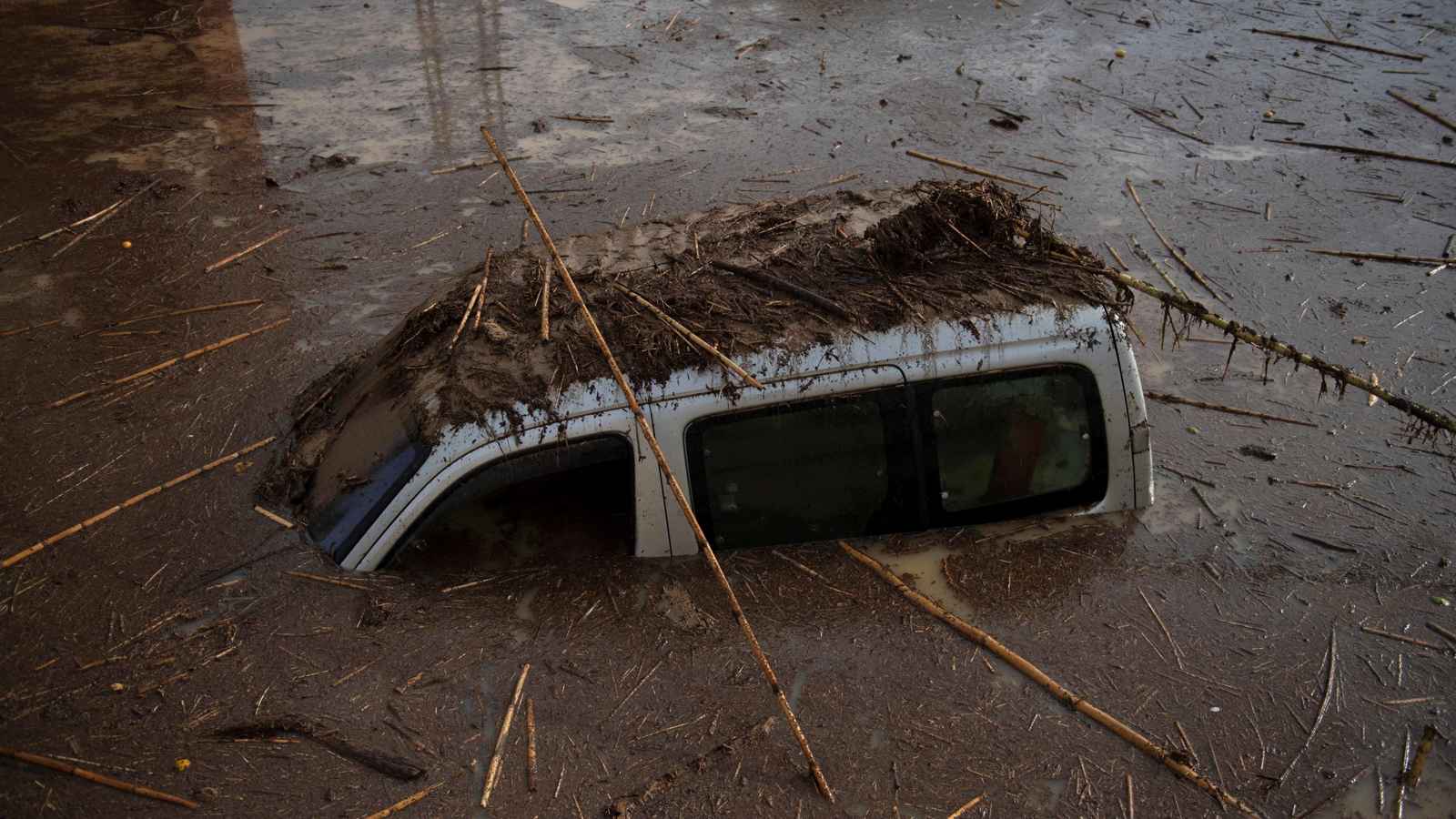 إسبانيا.. فيضانات عارمة تشلّ الحياة وتخلّف ضحايا (فيديو)