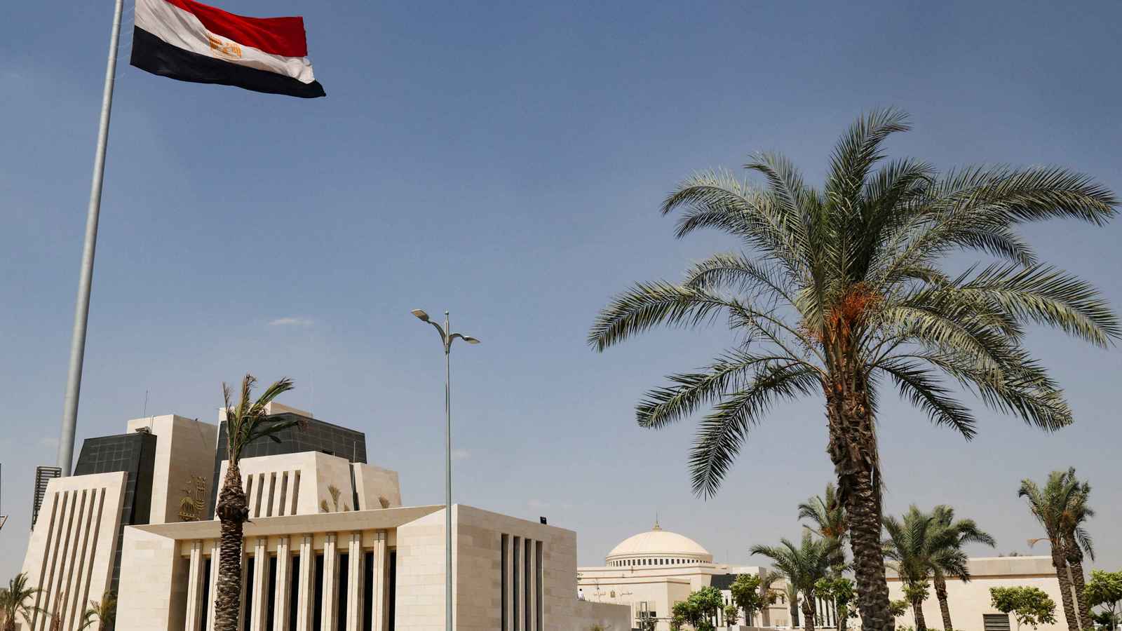 مصر.. قانون لمراقبة وسائل التواصل يُثير جدلًا واسعًا