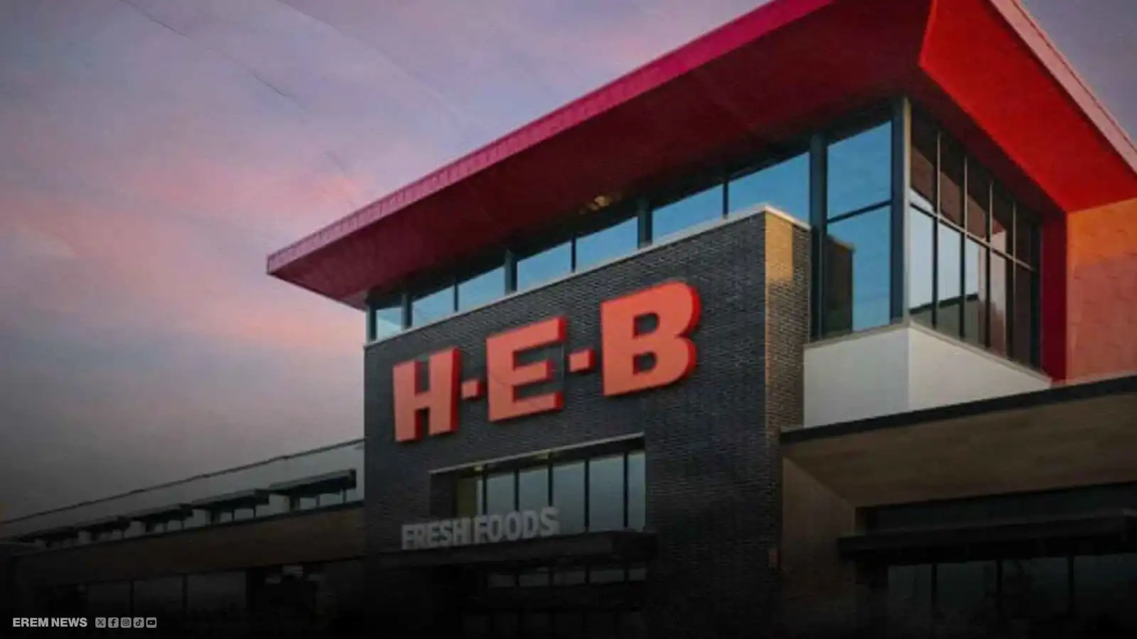 مديرة متجر تبهر المتسوقين "جميع مشترياتكم مجانية" (فيديو إرم)