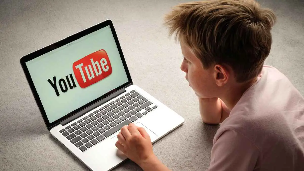 لتجربة أكثر أمانا.. يوتيوب يختبر الصور الضبابية للمحتوى الصريح