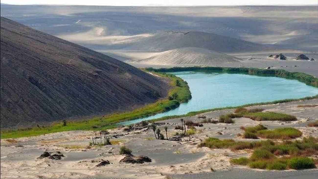 "واو الناموس".. جمال مذهل يحاكي القمر في ليبيا (فيديو إرم)