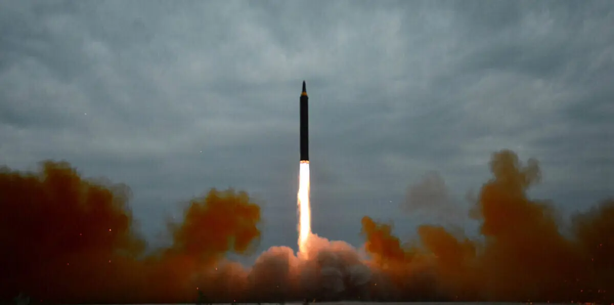 كوريا الشمالية تغضب اليابان بصاروخ جديد.. ومجلس الأمن يعقد اجتماعًا طارئًا