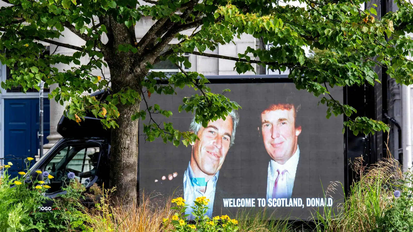 البيت الأبيض: ترامب "لم يوقّع" على الرسالة المفترضة إلى إبستين