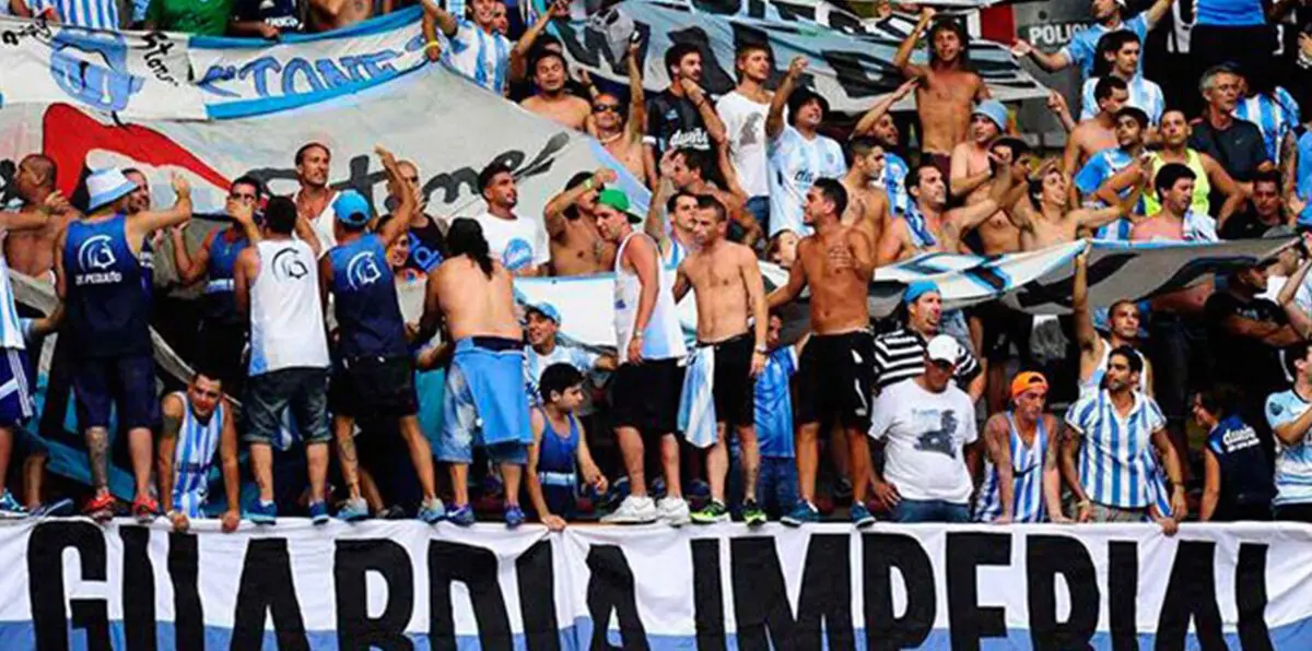 تأجيل مباراة في كأس الأرجنتين بعد معارك بالأسلحة بين الجماهير