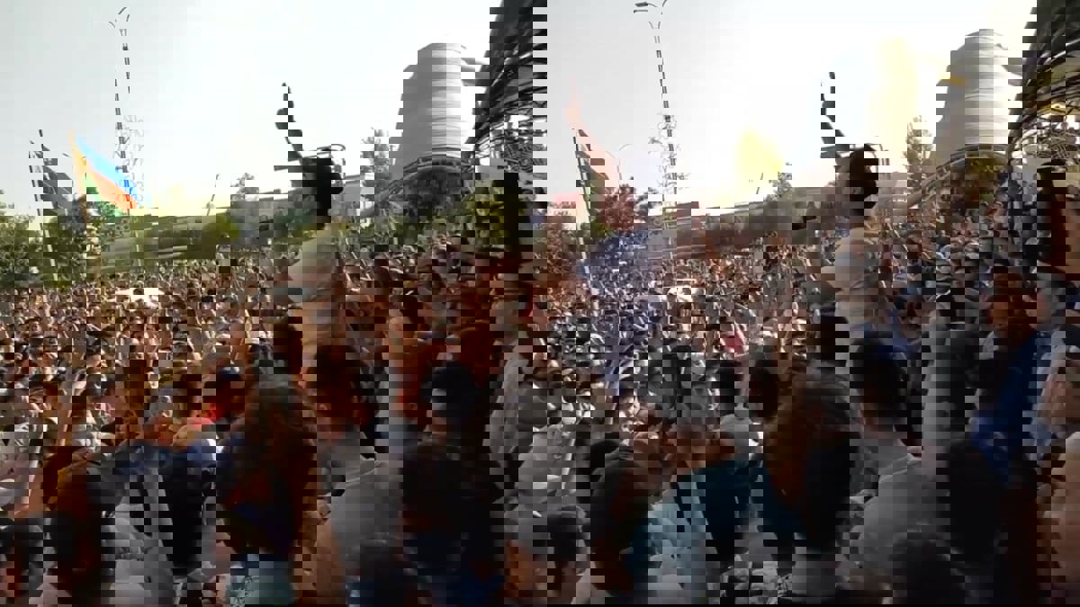 أنباء عن سقوط آلاف الجرحى في اضطرابات في مدينة نكوص الأوزبكية