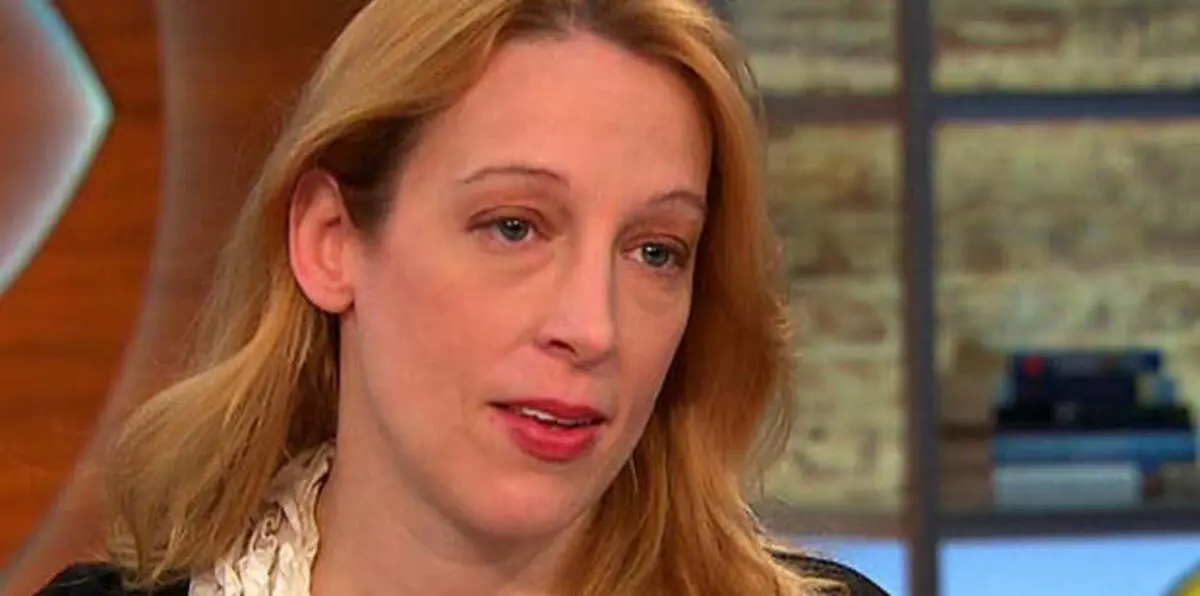 بريطانيا.. طرد صحفية أمريكية بسبب تحقيق حول فضيحة جنسية