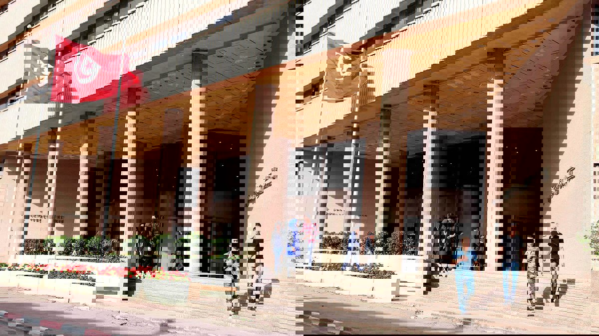 الدينار التونسي يهبط لمستوى قياسي جديد مقابل الدولار