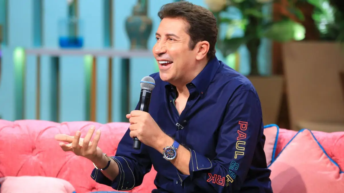 كيف رد الفنان هاني رمزي حول علاقته بالقصف الإيراني على أربيل