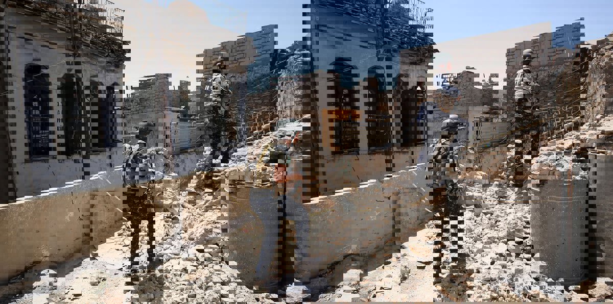 داعش يفجر منارة الحدباء ومسجد النوري التاريخي في الموصل‎