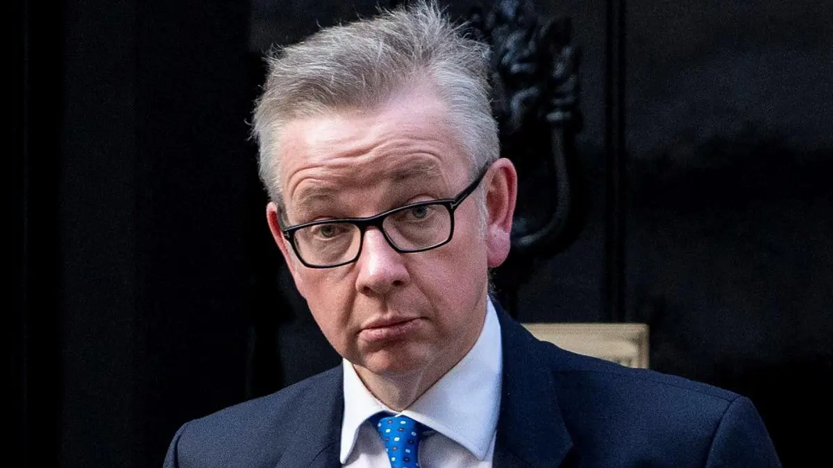 الوزير البريطاني مايكل جوف يعزل نفسه بعد ظهور أعراض كورونا على فرد من عائلته