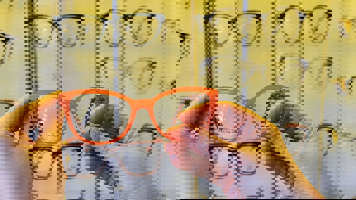 هل من الممكن استخدام النظارات دون وصفة طبية؟