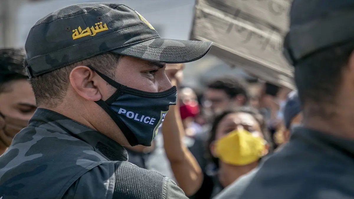 بعد جدل واسع.. الحكومة التونسية تسحب مشروع قانون "زجر الاعتداء على القوات المسلحة"