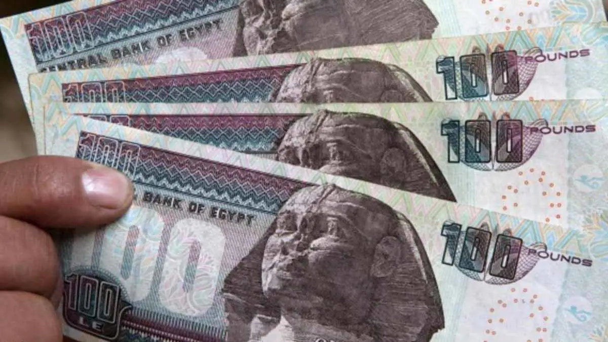 مصادر لـ"إرم نيوز": عملات مزيفة بالملايين من فئة 100 جنيه تُغرق الأسواق المصرية