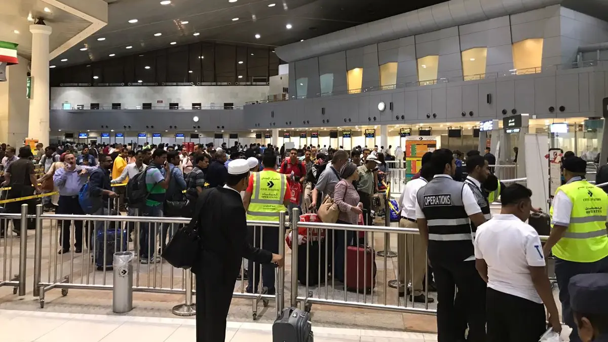 الكويت توقف رحلات الطيران من و إلى 7 دول