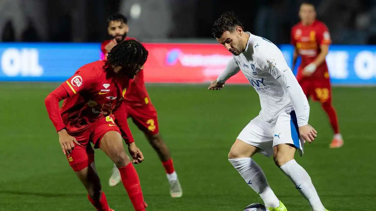 نزيف النقاط مستمر.. 3 مخاطر كبرى تهدّد الهلال بفقدان صدارة الدوري السعودي