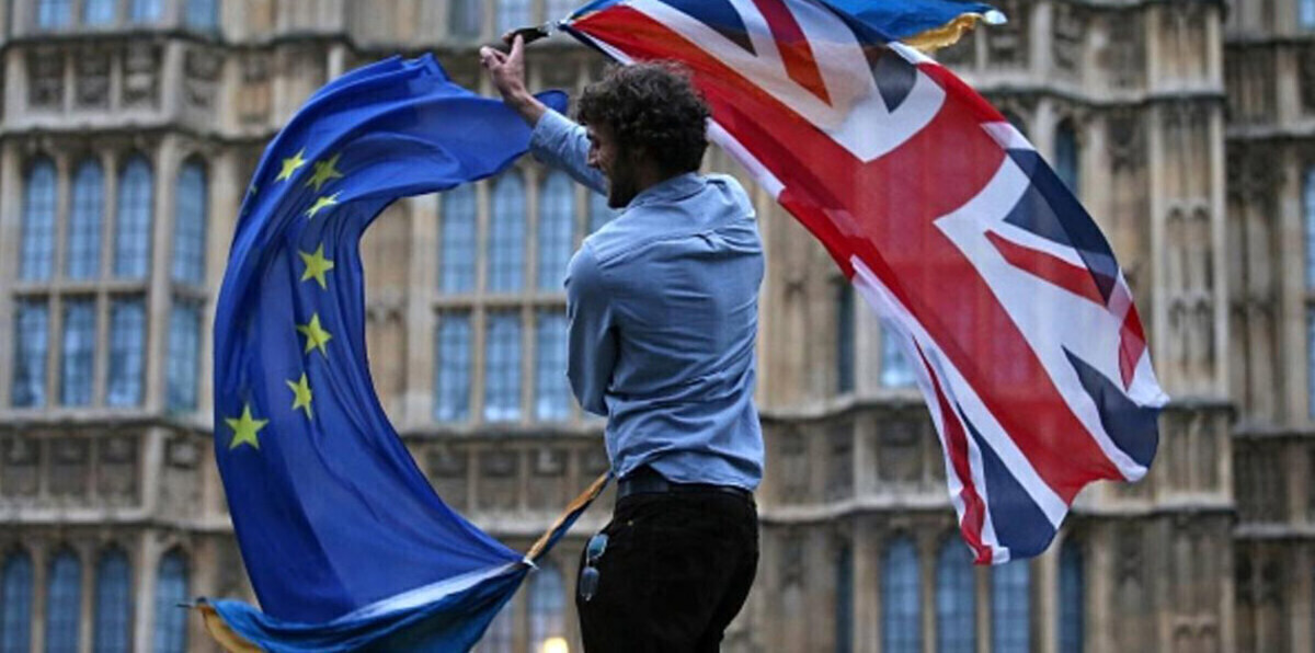 العقد في ترك بريطانيا الاتحاد الأوروبي