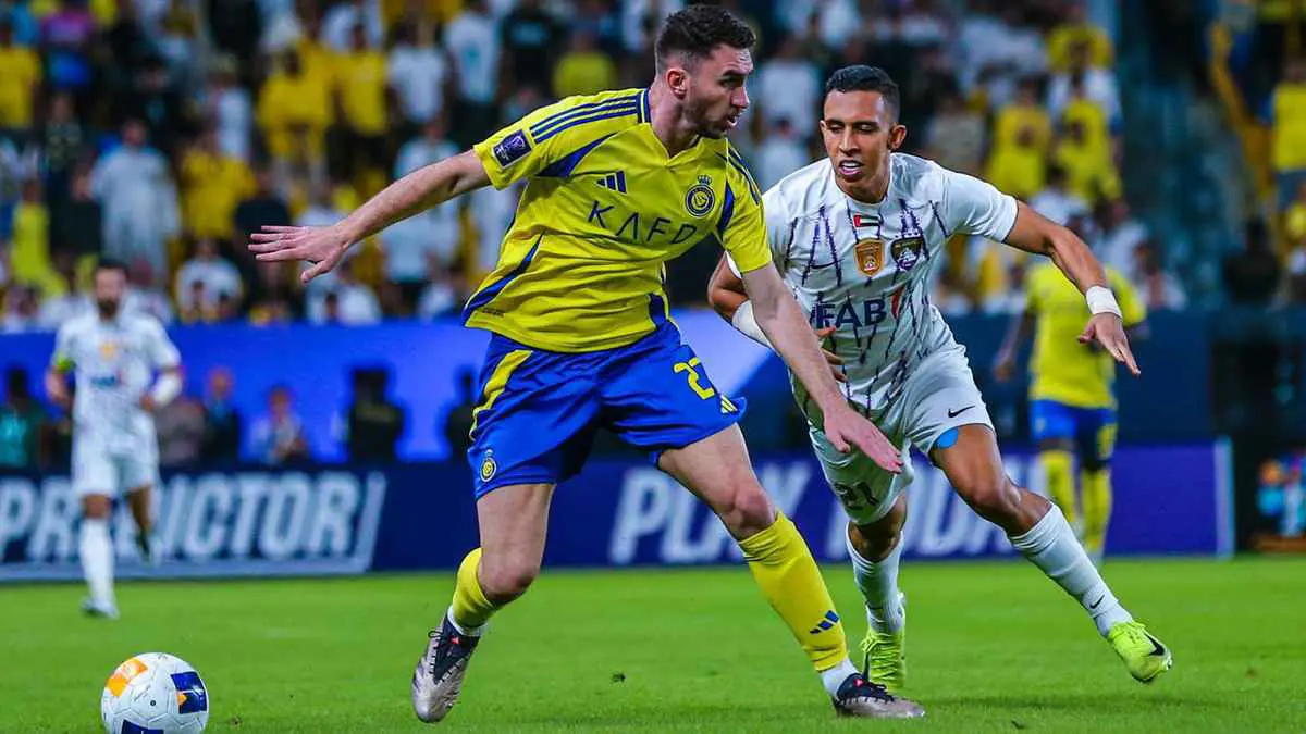 كم كسب النصر السعودي من بيع لابورت إلى أتلتيك بلباو؟