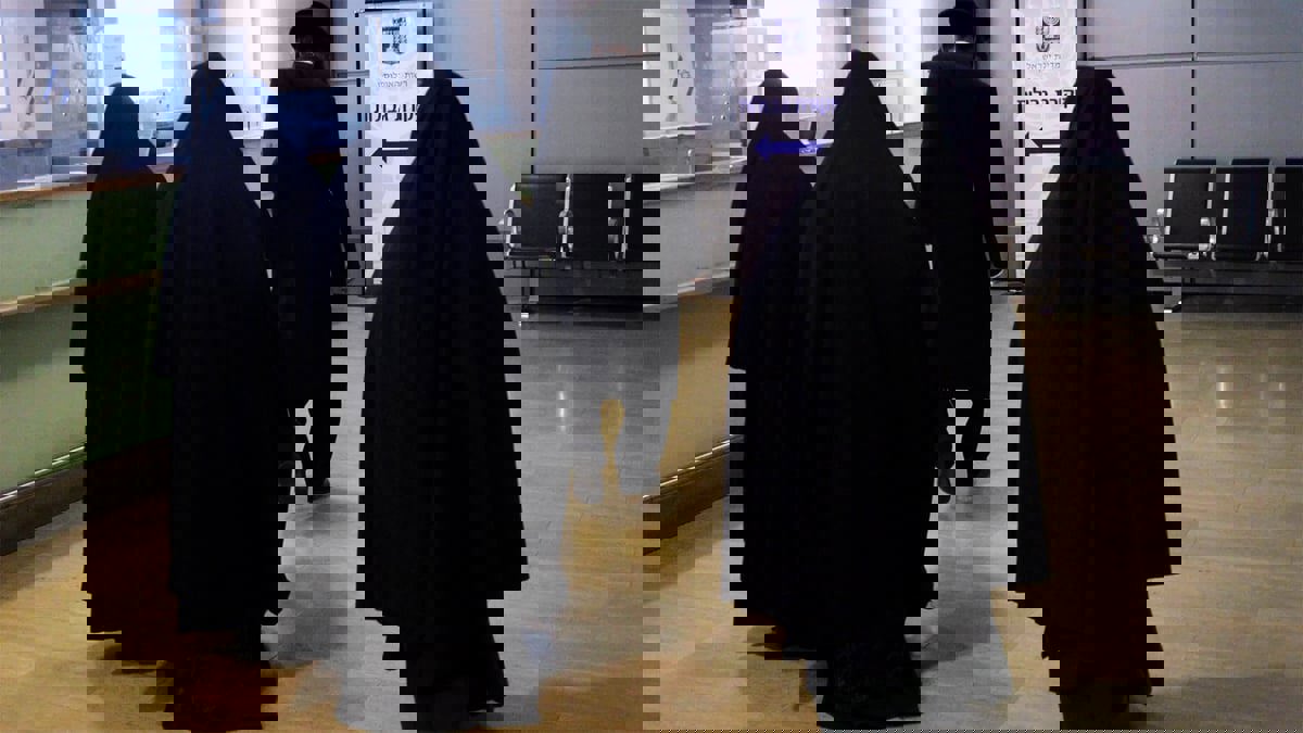 المكسيك توقف أشخاصا ينتمون لطائفة يهودية متطرفة