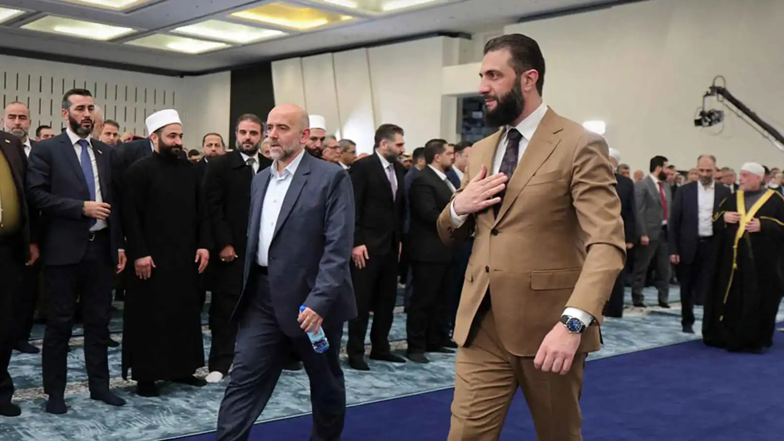 الشرع: نحسب خطواتنا بدقة شديدة ونعمل على إبعاد سوريا عن أي نزاع