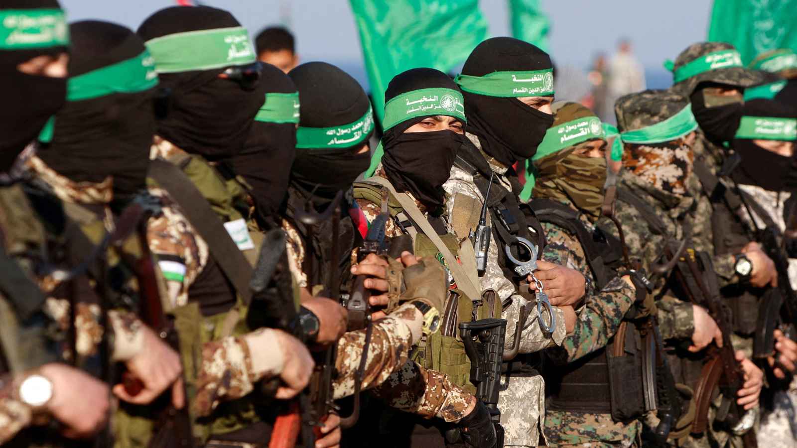 أحدهم أمريكي.. حماس تعلن أسماء 3 رهائن ستفرج عنهم السبت