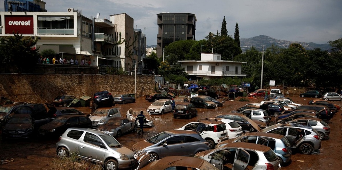 اليونان بعد الحرائق.. سيول مدمرة تضرب شمال شرقي أثينا