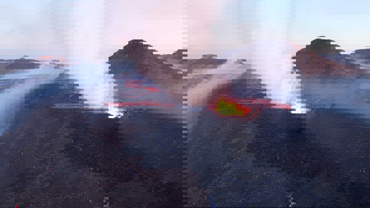 إغلاق موقع سياحي في آيسلندا وسط مخاوف من ثوران بركاني