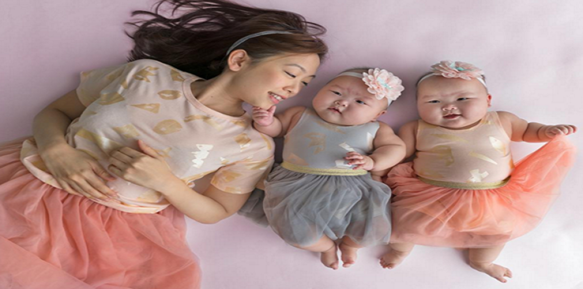 رضيعتان توأمتان تحصدان الإعجاب على انستغرام (صور)