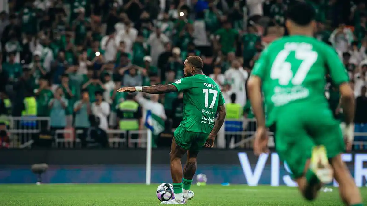 بعدما استفزه.. إيفان توني يسخر من حارس التعاون (فيديو)