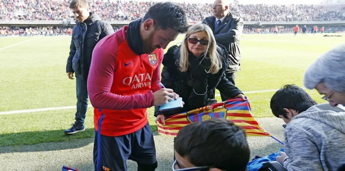 ميسي يمتع جماهير برشلونة بـ"كوبري" مزدوج (فيديو)