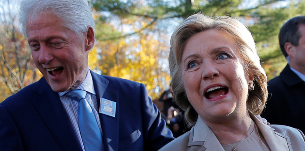 بالصور والفيديو.. هيلاري كلينتون تُدلي بصوتها في نيويورك