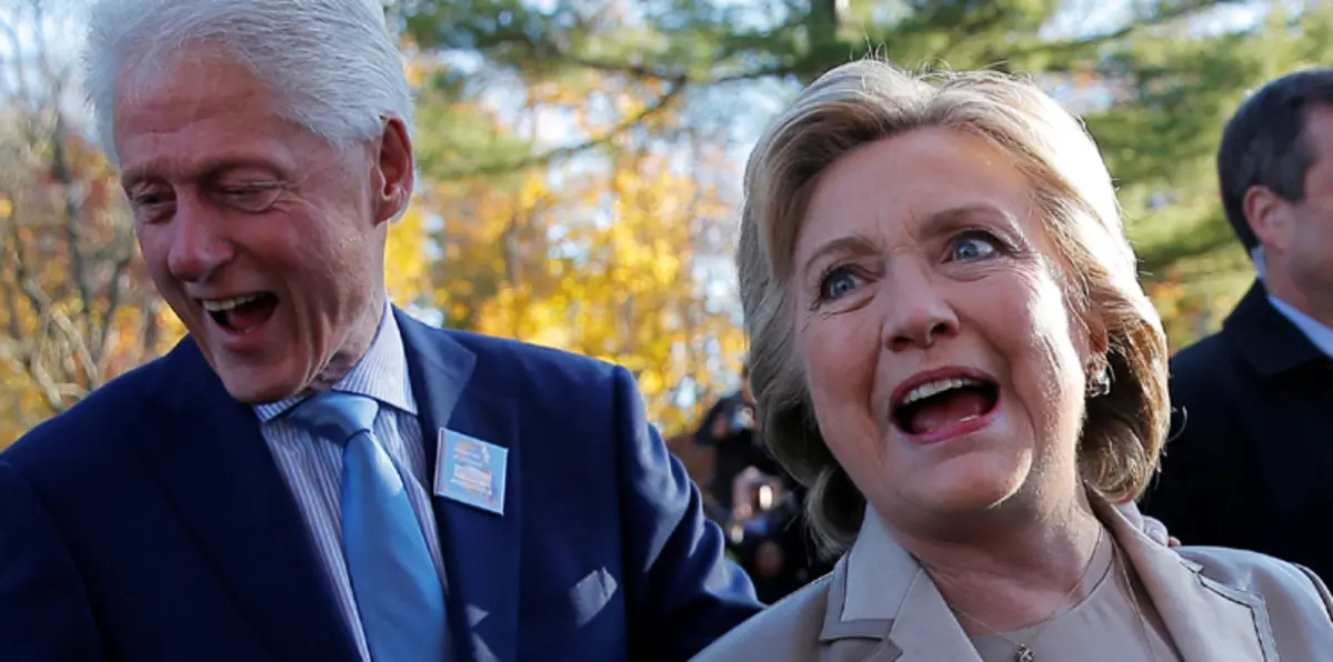 بالصور والفيديو.. هيلاري كلينتون تُدلي بصوتها في نيويورك