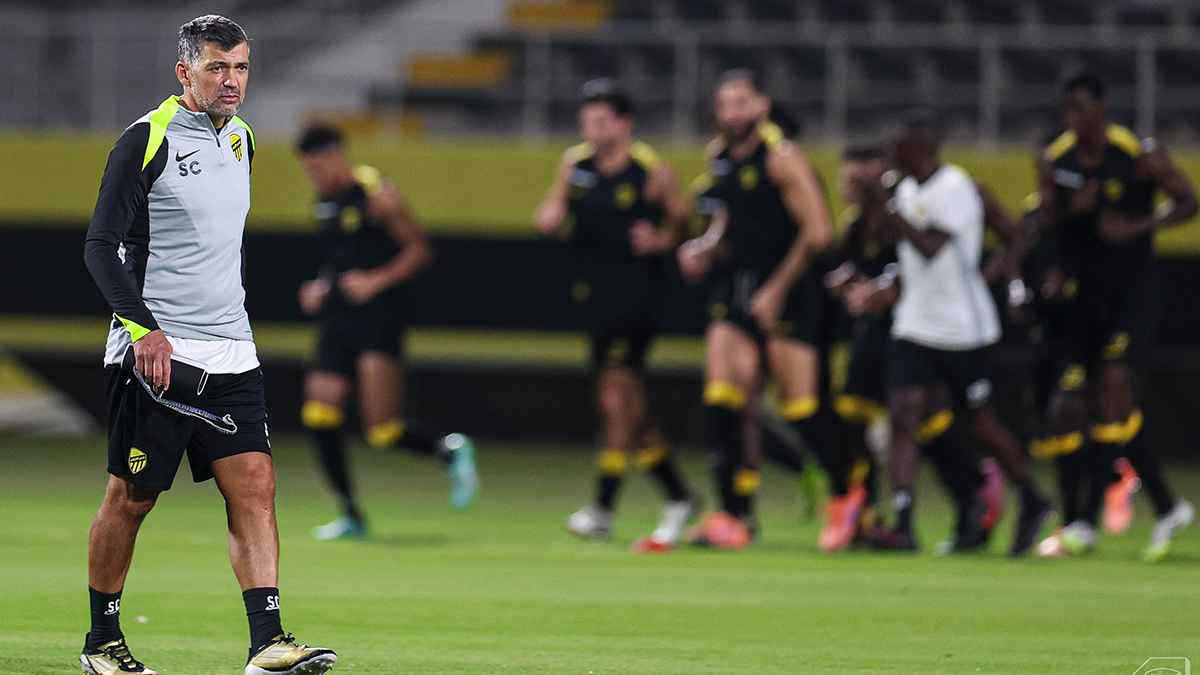 الفرصة الأخيرة.. هل يمنح الاتحاد السعودي قبلة الحياة لكونسيساو؟