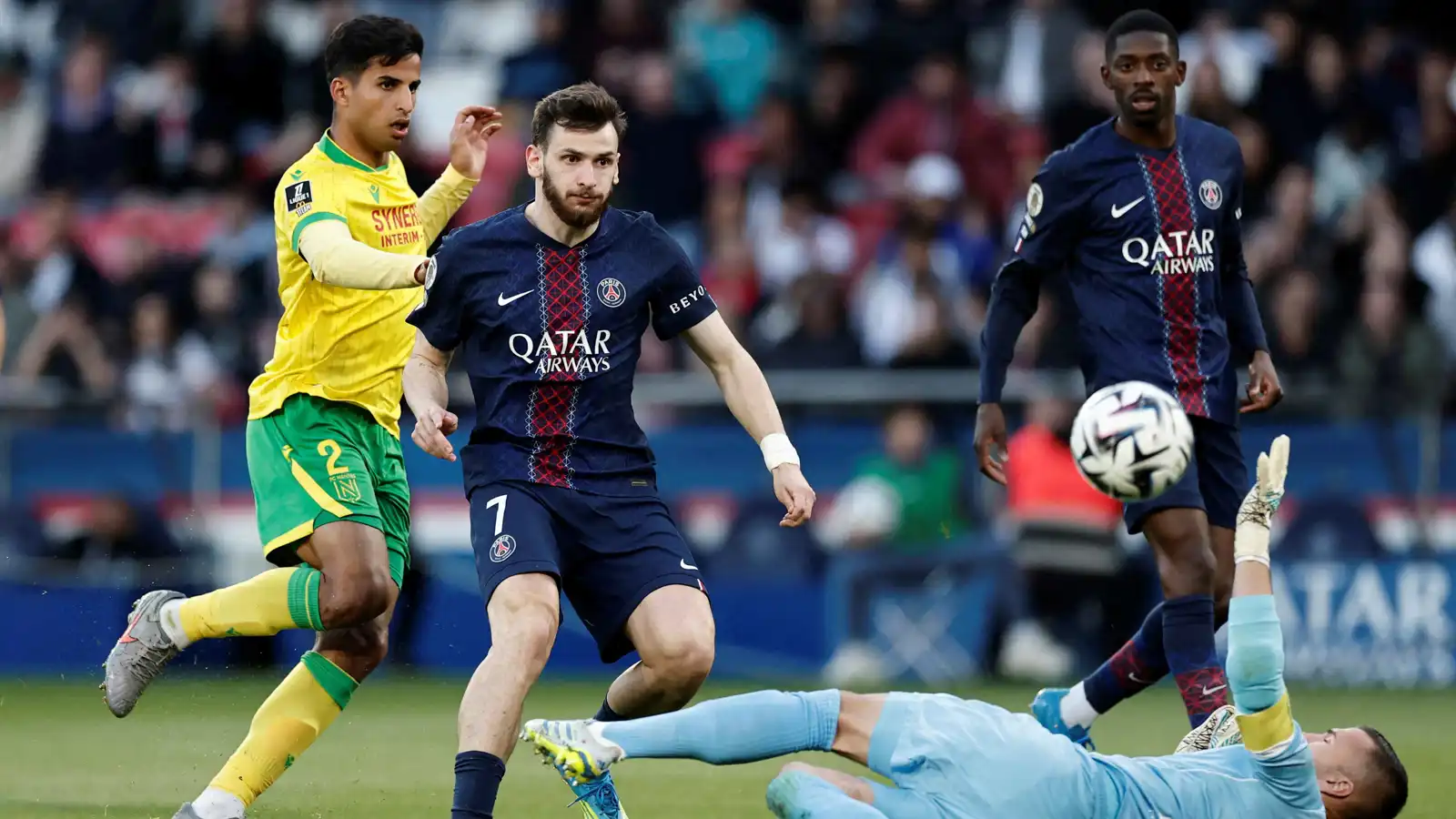 تقييم صادم لعلي يوسف في خسارة نانت ضد سان جيرمان بالدوري الفرنسي (فيديو وصورة)