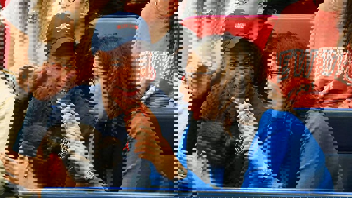 كيف استغلت ديالو علاقتها بفايزة العماري للسيطرة على فريق السيدات في باريس سان جيرمان؟