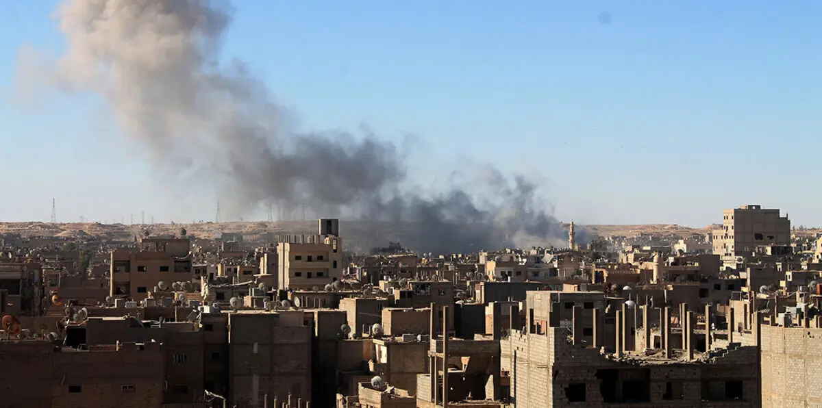 قاذفات روسية تقصف أهدافًا للمتشددين في دير الزور بسوريا