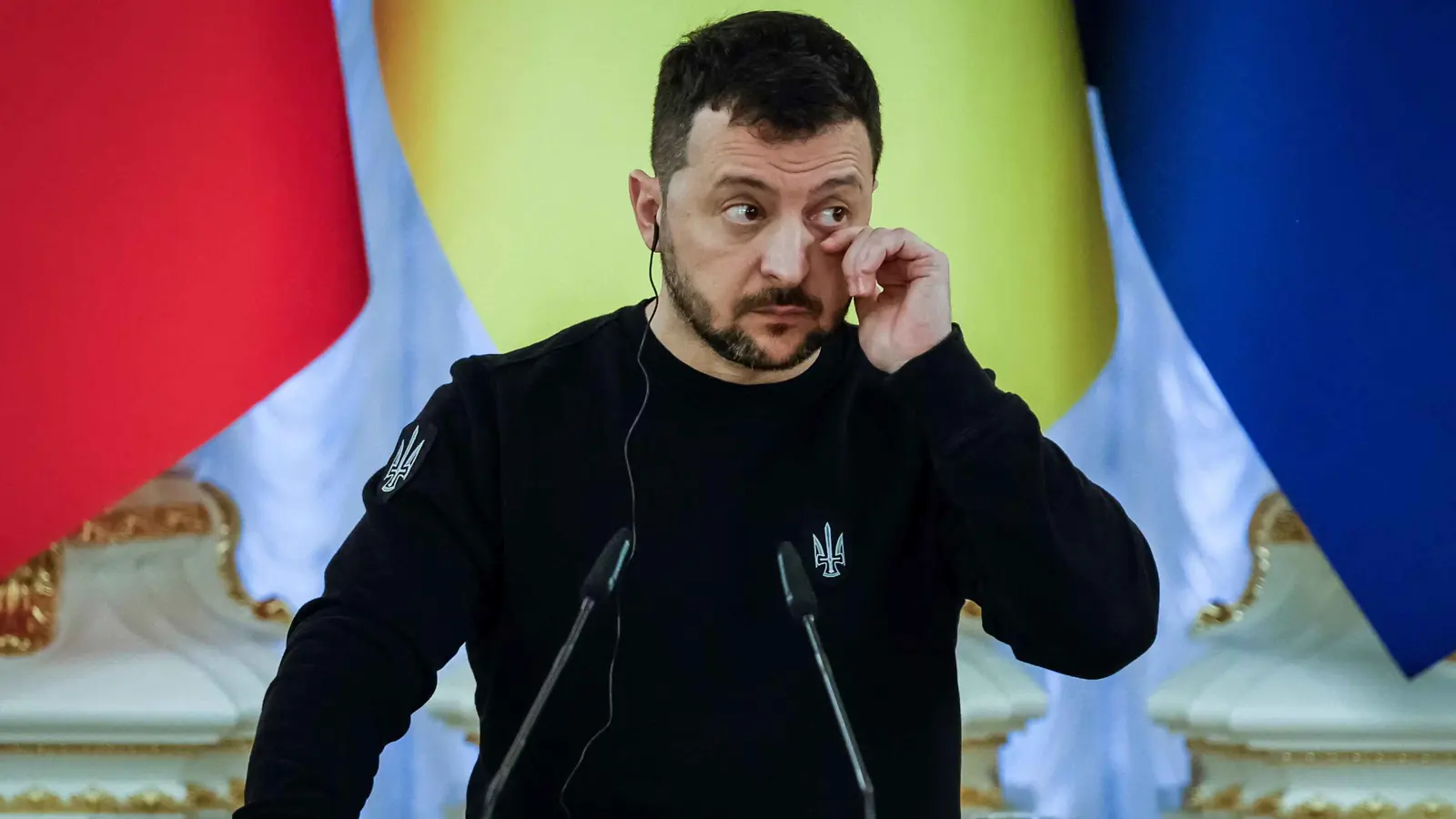 وضع ميداني متغير وثقة تتراجع.. هل "انتهى" زيلينسكي؟